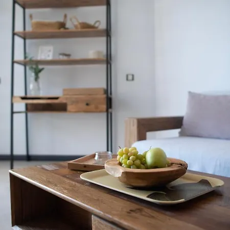 Cozy 1 Bedroom With Sea View شقة