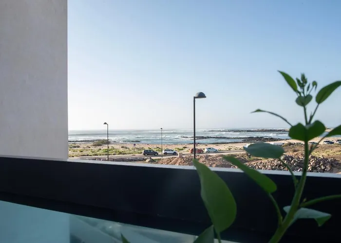 Cozy 1 Bedroom With Sea View Appartamento