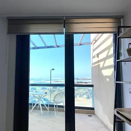 Cozy 1 Bedroom With Sea View *