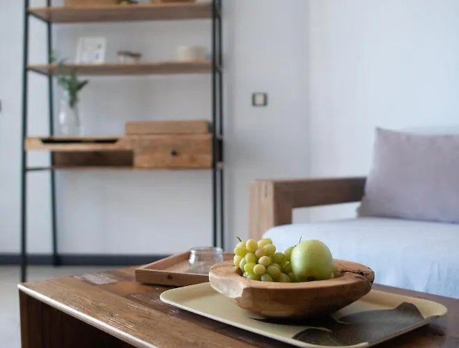 Cozy 1 Bedroom With Sea View شقة